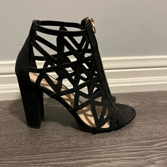Wild Diva Lounge Block Heels - Picture 2 of 3